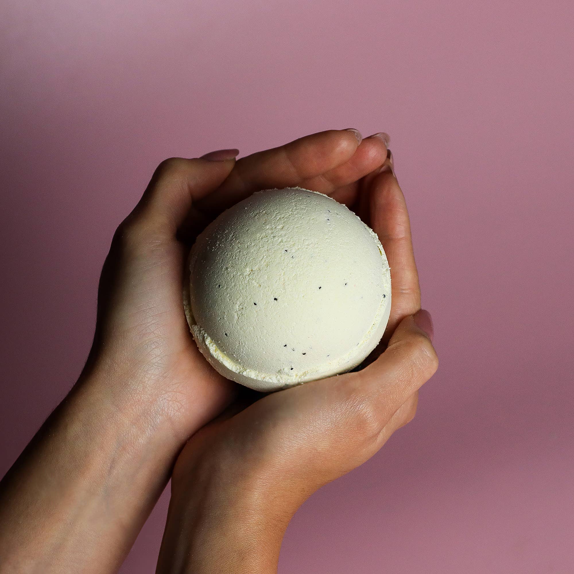 AW Aromatics Limited - Wholesale Bath Bomb/Fizz - White Label Simply Vanilla Bath Bomb 180g2