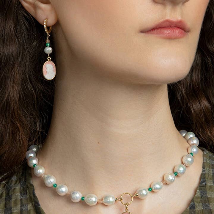 VINTOUCH ITALY - Wholesale Halskettinghanger - Little Lovelies Vergulde parel & kraal roze cameo ketting