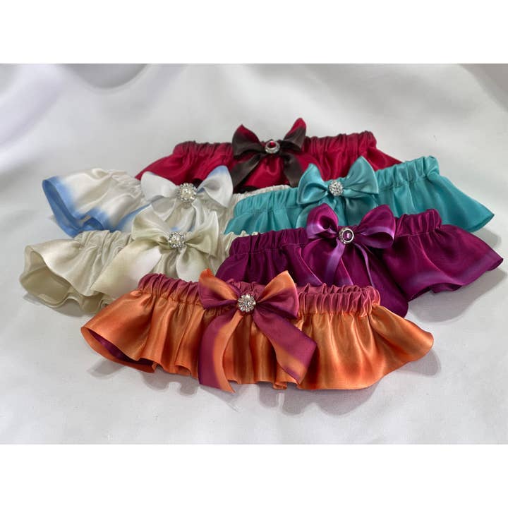 Set di 6 giarrettiere in seta tinte a mano per la vendita all'ingrosso da parte di Simply Charming