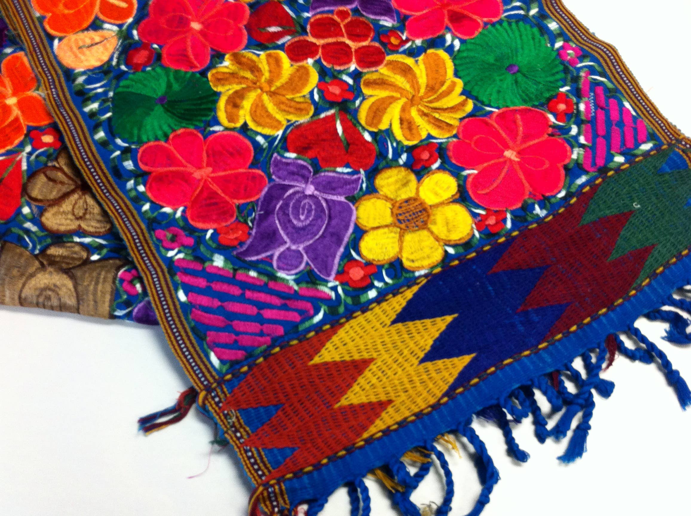 Lumily - Wholesale Table Runner - Flower Table Runner (Small) - Guatemala2