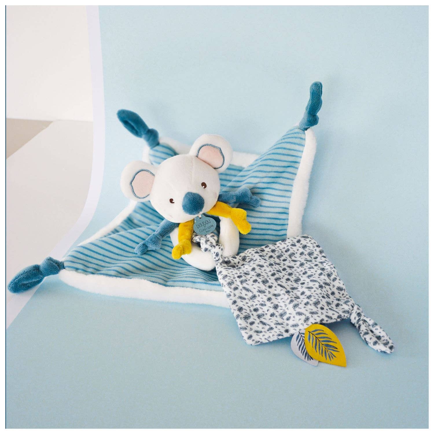 Doudou Et Compagnie - Wholesale Security/Cuddle Blanket - Baby - Yoka the Koala Doudou Blanket Pal3