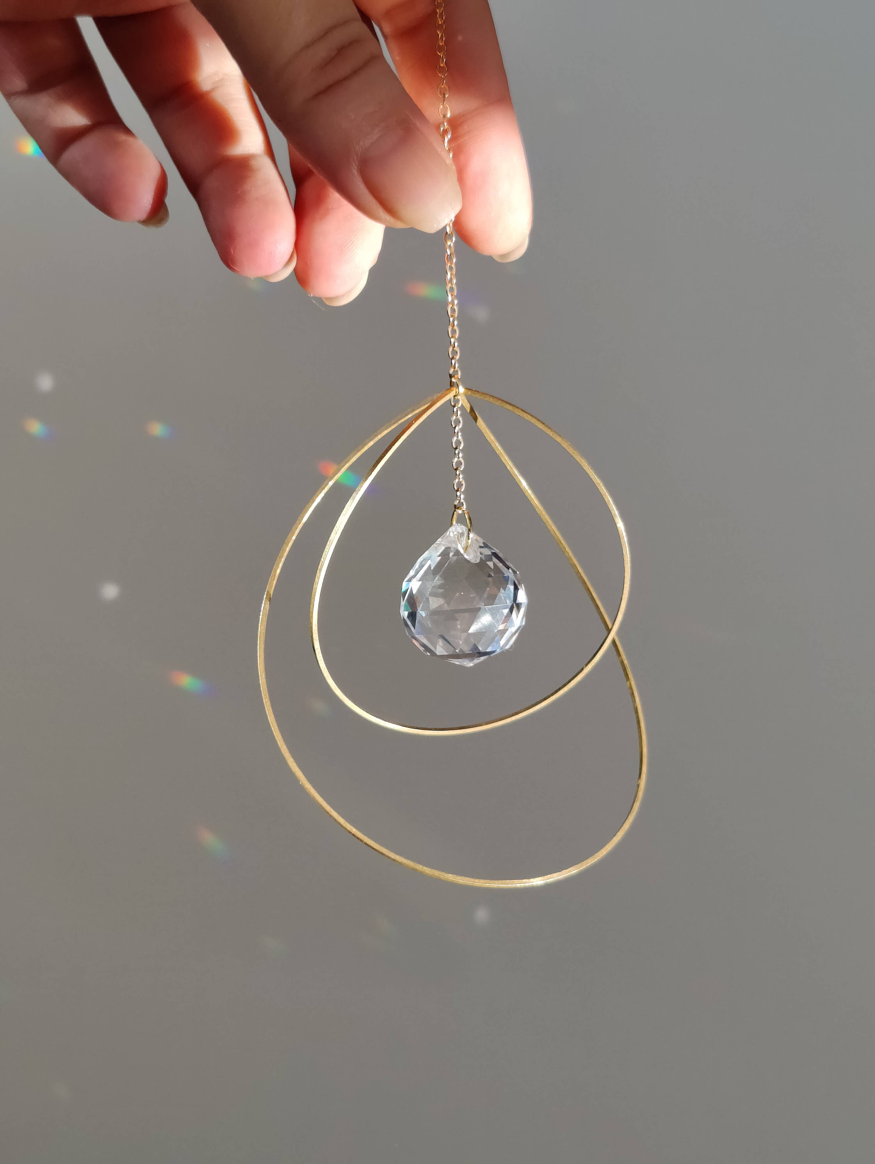 Atelier Intuitive - Vendita all'ingrosso Acchiappasole - ETHER • Meditativo acchiappaluce in ottone e cristallo6