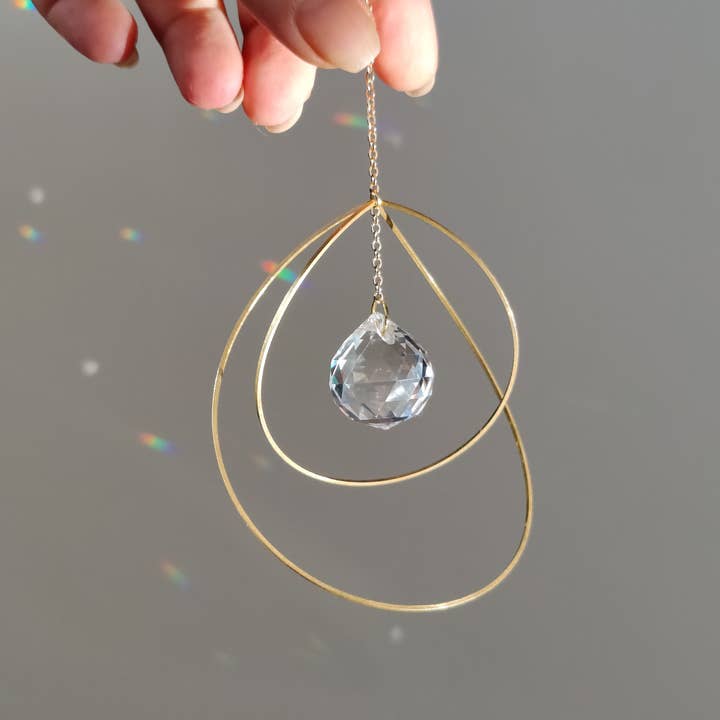 Atelier Intuitive - Vendita all'ingrosso Acchiappasole - ETHER • Meditativo acchiappaluce in ottone e cristallo6