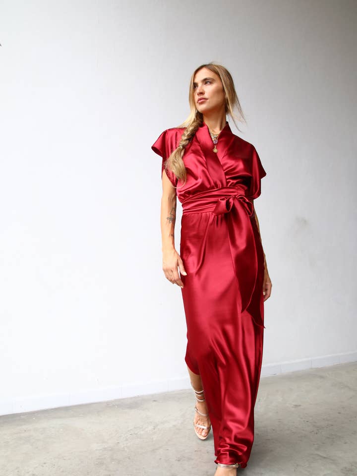 F4165 COLUMN DRESS KIMONO WITH BELT BURGUNDY for wholesale by Moqette