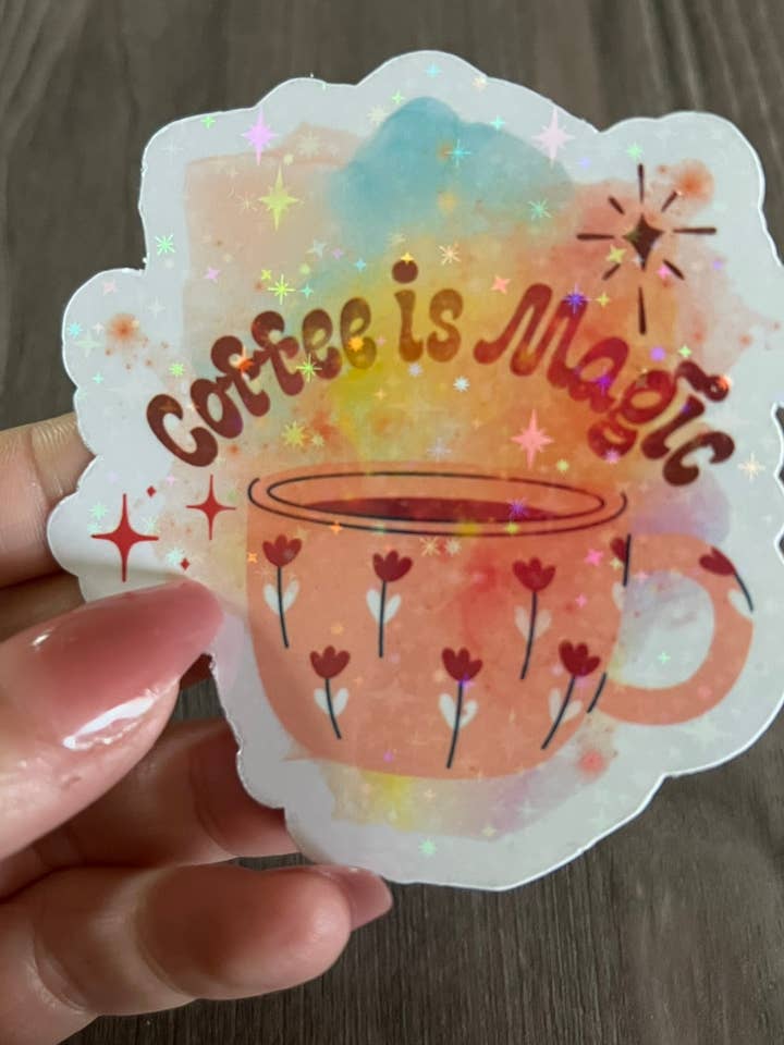 Autocollant en vinyle Coffee is Magic avec finition holographique en forme d'étoile pour la vente par The Little Planet