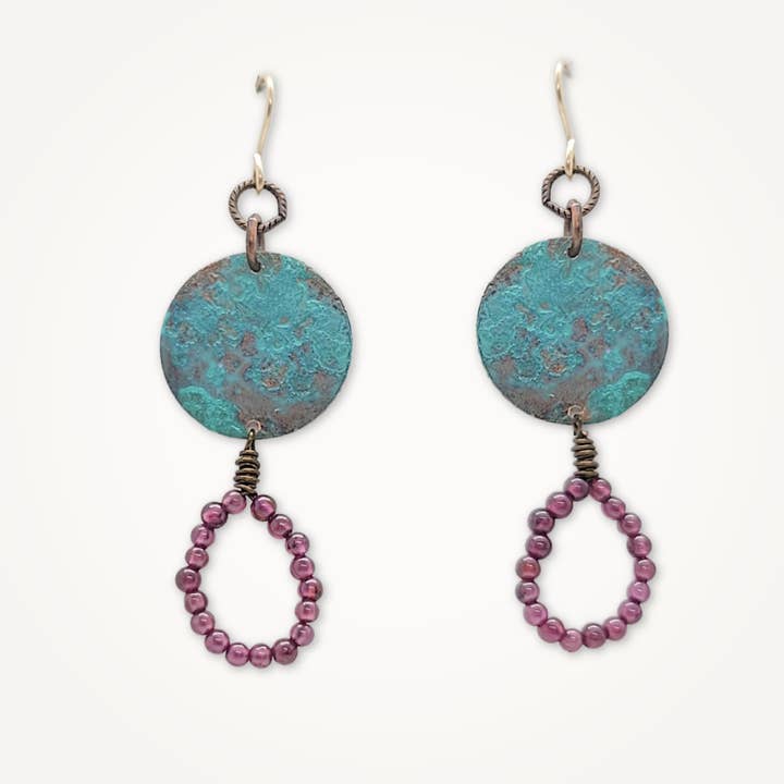 Granat- och Verdigrisörhängen för wholesale av Beatrixbell Handcrafted