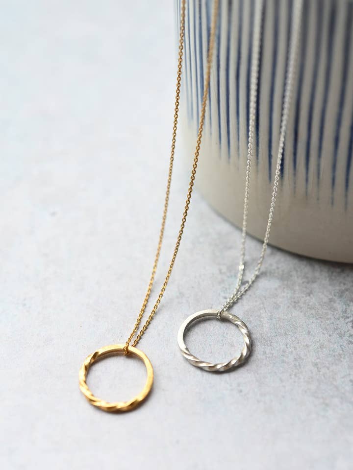 Twisted halskæde for engroshandel hos Amy Mead Jewellery