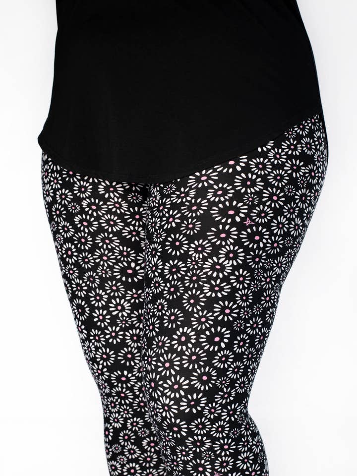 Ispirazione in fiore per la vendita all'ingrosso da parte di SweetLegs Clothing Inc