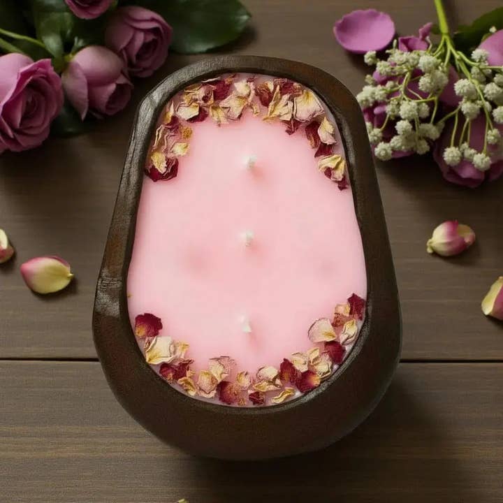 Frisk rosenlys i håndskåret skål | Økologisk sojalys for engroshandel hos LUXXE Candles