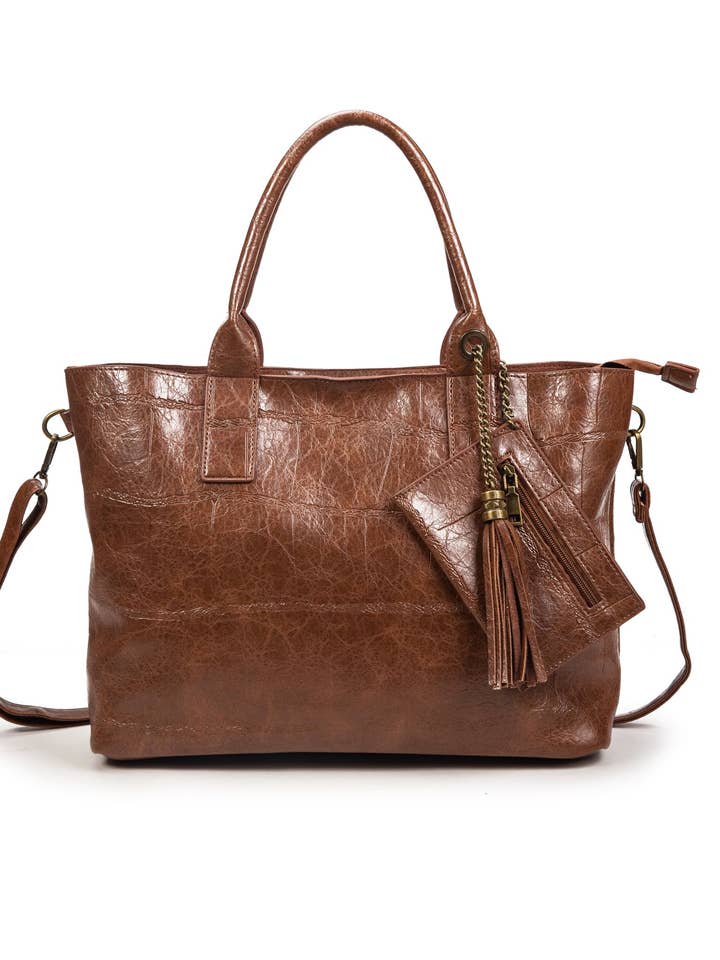 HÅNDTASKER MED HANK LOMME OG TOILETTASKE I IMITERET LÆDER for engroshandel hos SWEET MAGIC SHOES & BAGS