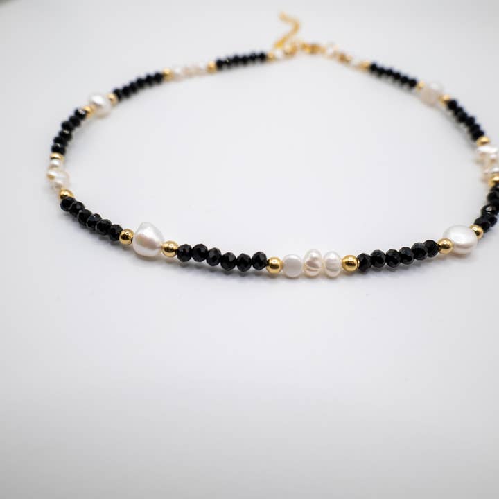 OE! - Wholesale Beaded/Pearl Necklace - CRISTALLI NERI - Collar/Necklace with pearls and crystals