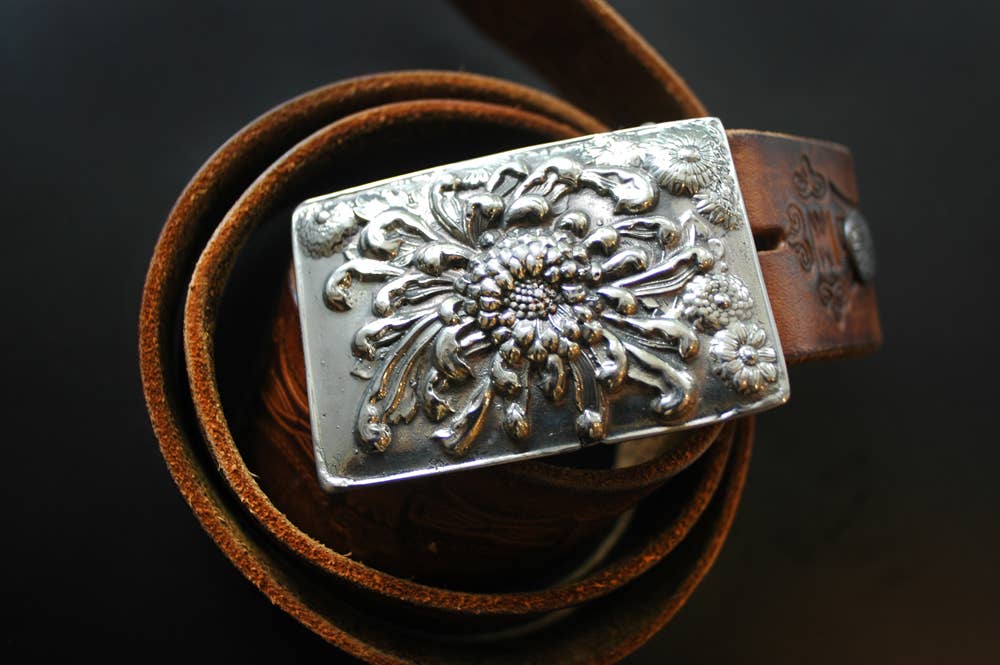 Hi Octane | SilverBotanica - Wholesale Belt Buckle - Unisex - Mum Blossom Belt Buckle0