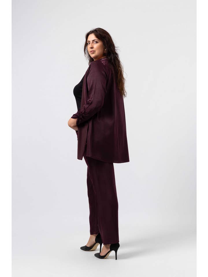 Teresa Cardoso Oliveira - Wholesale Pants - Women's - 253055 - Trousers in plain fabric Autumn Winter Collection Plus Sizes2