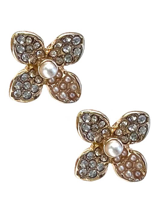 (I332) KRISTALLEN OORBEL MET PARELBLOEM voor wholesale door Jewelry Max