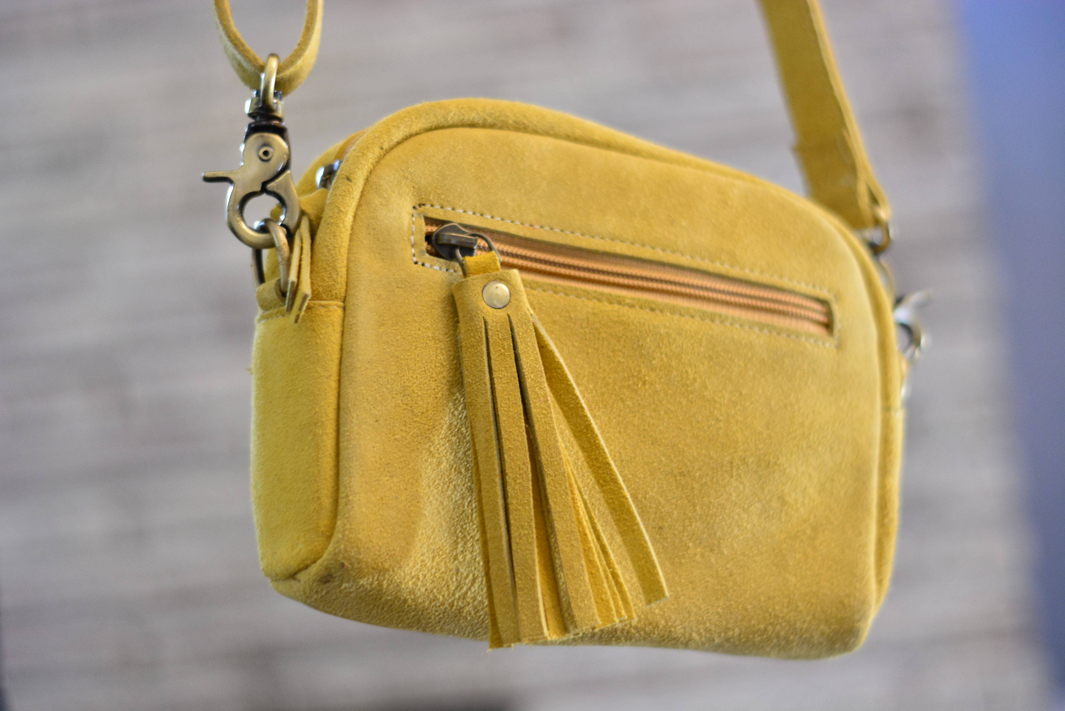 FRINGE & LUXE - Vendita all'ingrosso Borsa a tracolla - Donna - Brezza di velluto Crossbody -camoscio1