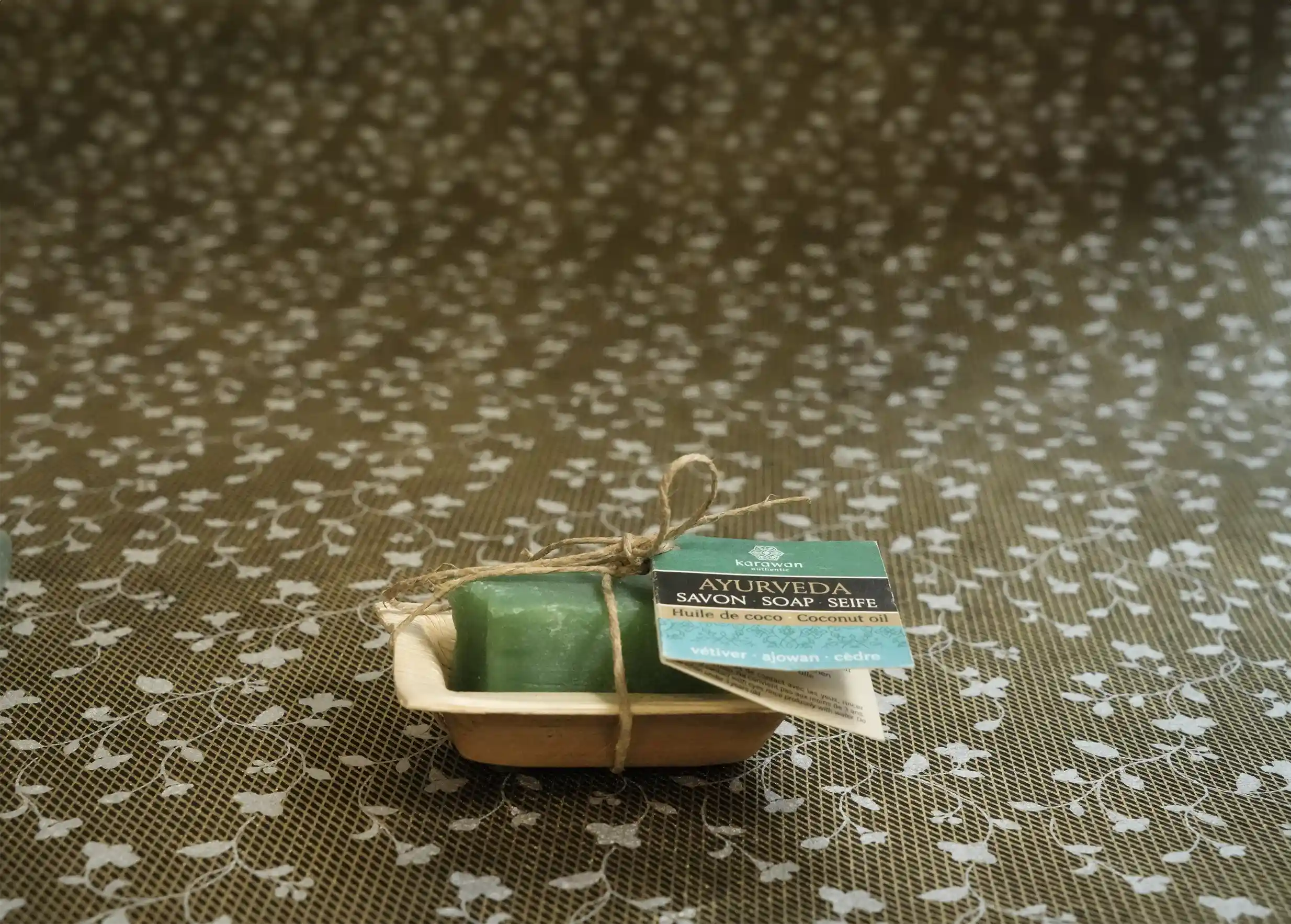 Karawan Authentic - Vendita all'ingrosso Saponette - SAPONE SOLIDO AYURVEDICO - VETIVER - MISURA PICCOLA 20G3