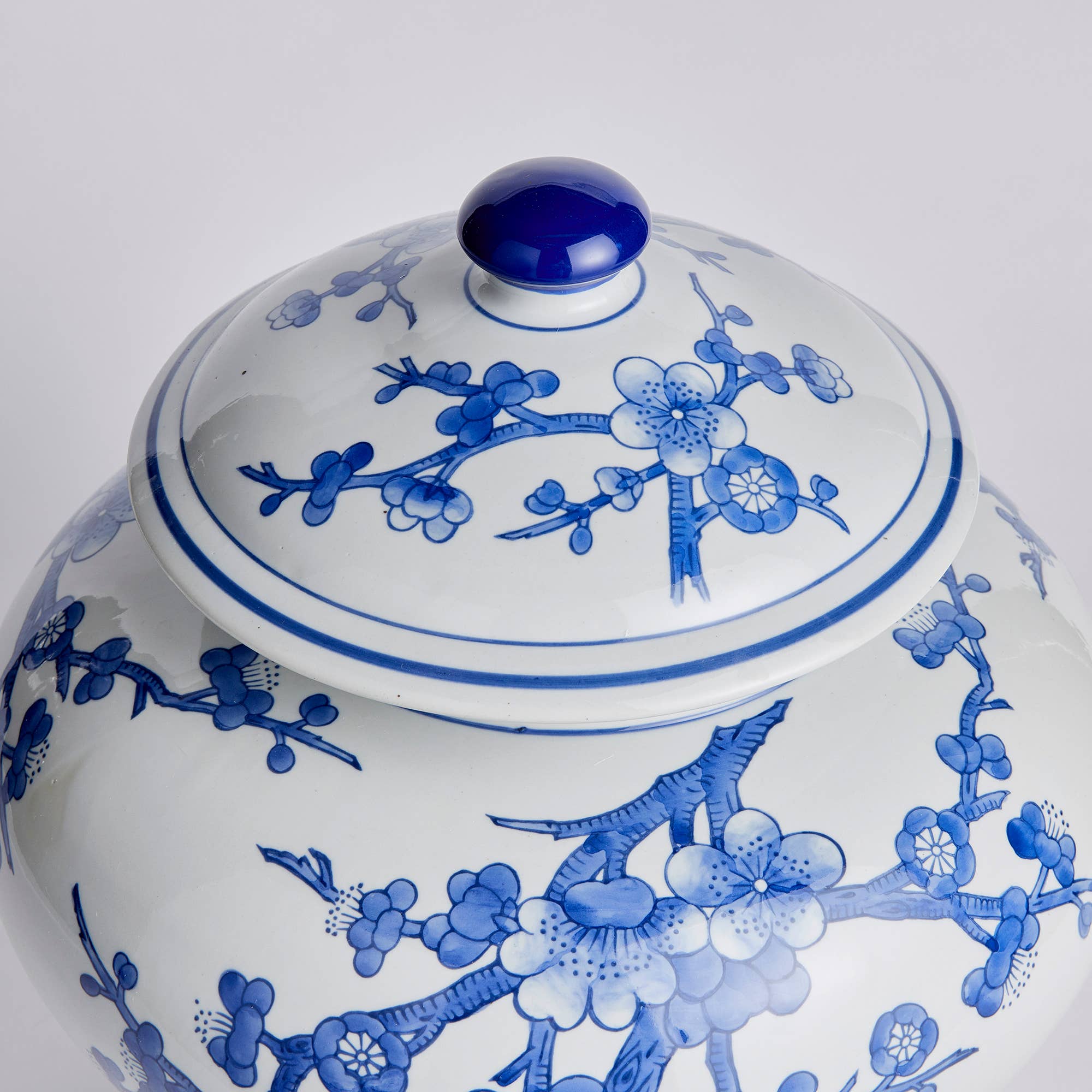 Classic Blue White Barclay Butera Dynasty Empress Ginger Jar Short for wholesale on Faire3