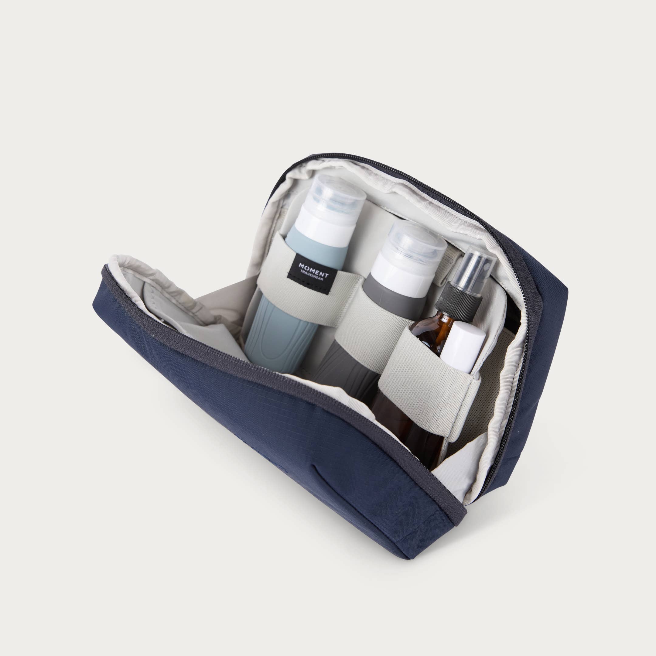 Moment - Wholesale Pouch - Unisex - Moment Everything Tech Organizer5