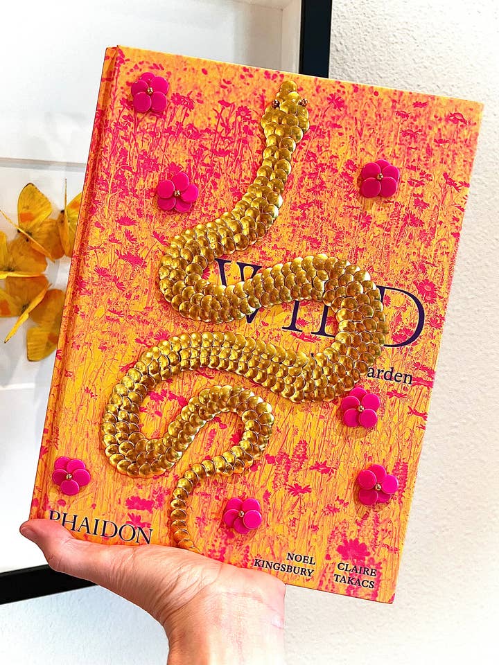 Livre de table à café clouté Gold Snake pour la vente par Monica Santos Art