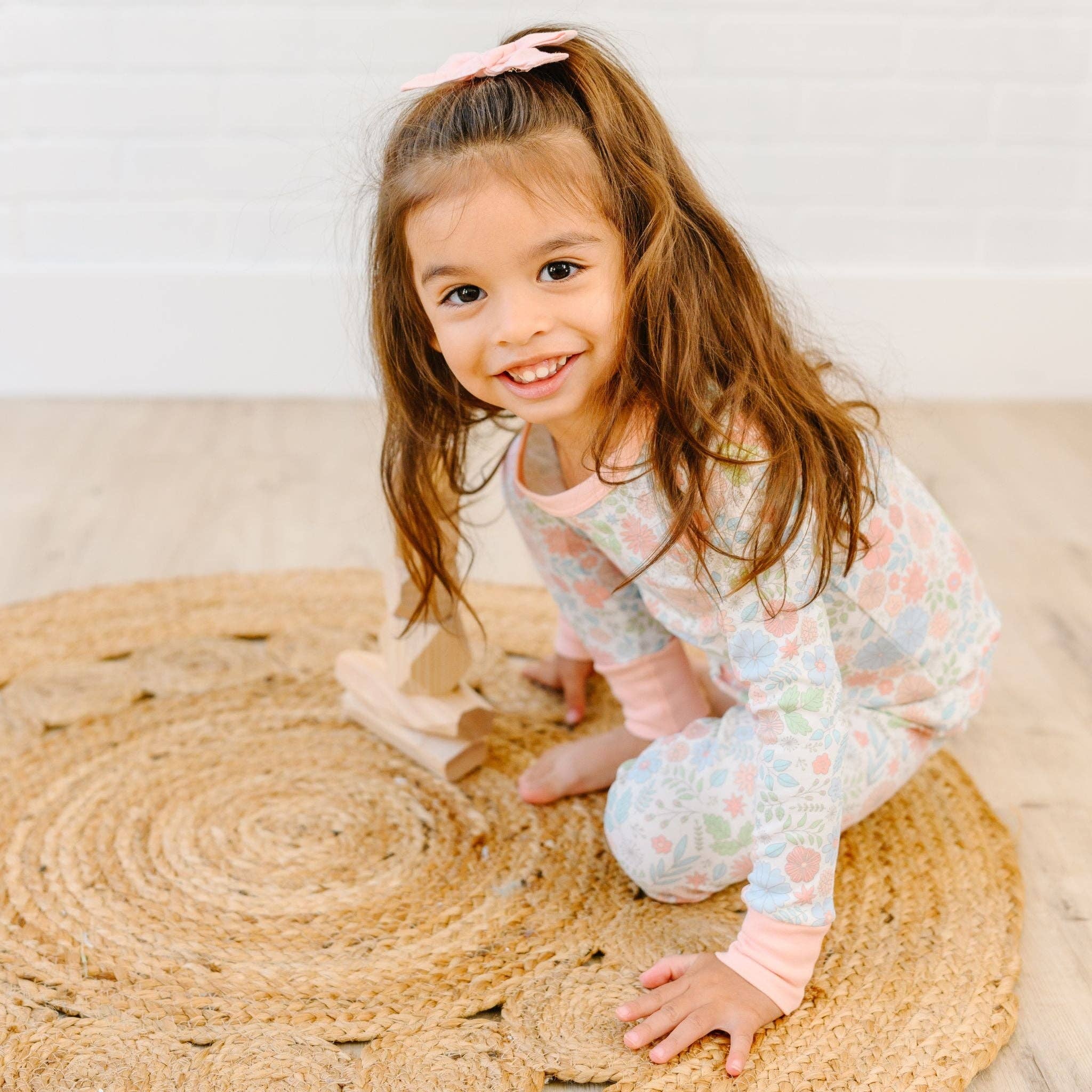 Magnolia Baby – wholesale Pyjamasset - Barn – Delilah långa pyjamas av Luna och Arlo1