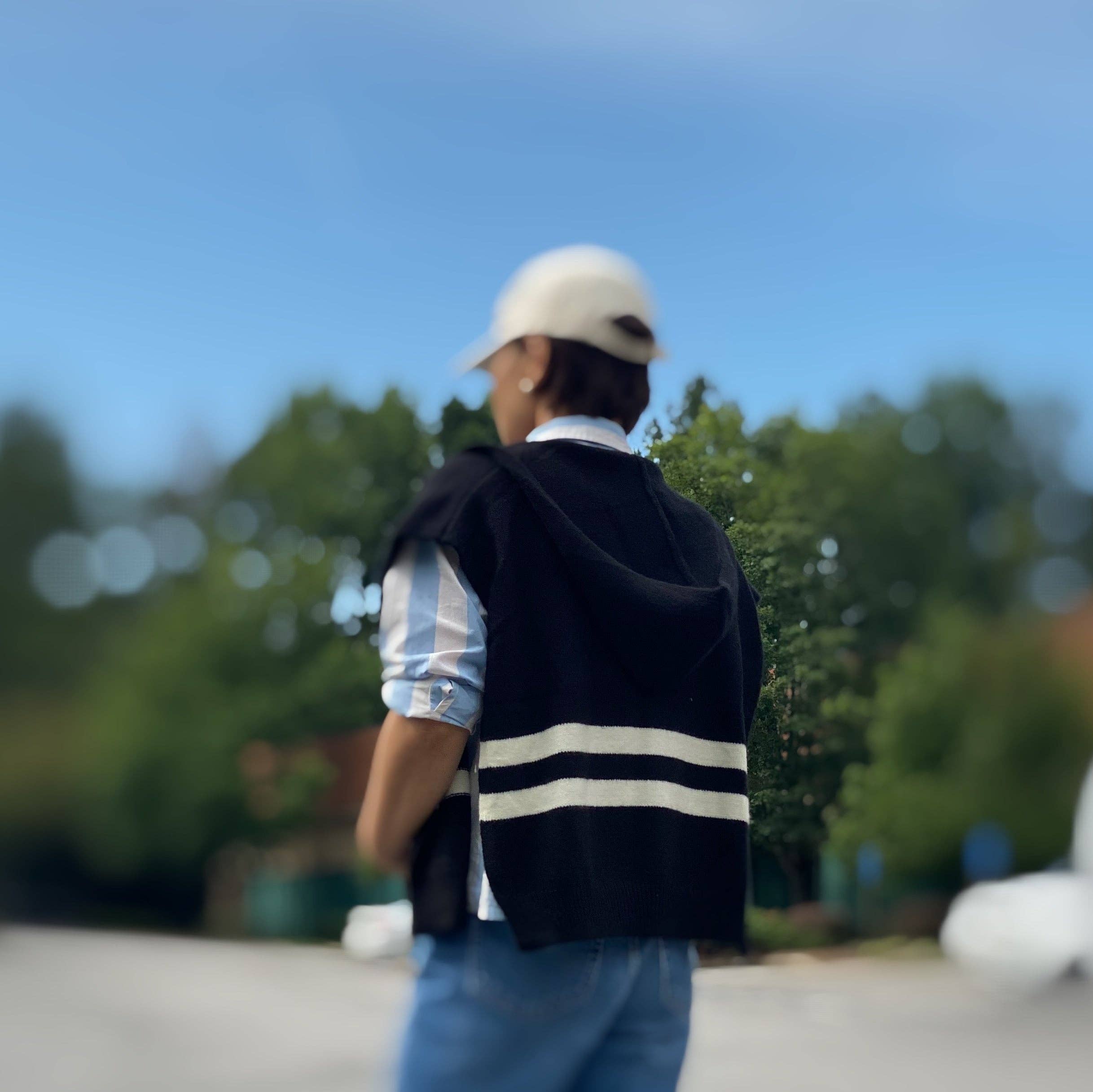 Ellison+Young - Vente Écharpe – femme - Foulard à capuche On The Yacht en pull11