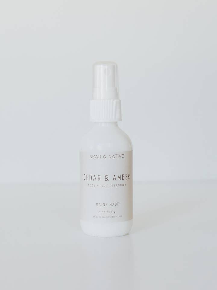 Brume de chambre et de corps en cèdre et ambre pour la vente par Near & Native Candles
