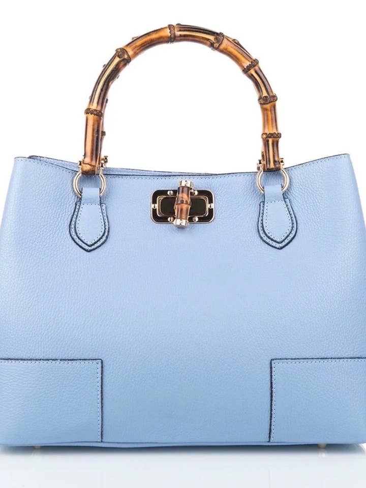 Sac à main Lolo bleu lavande en cuir avec poignées en bambou pour la vente par momo bags