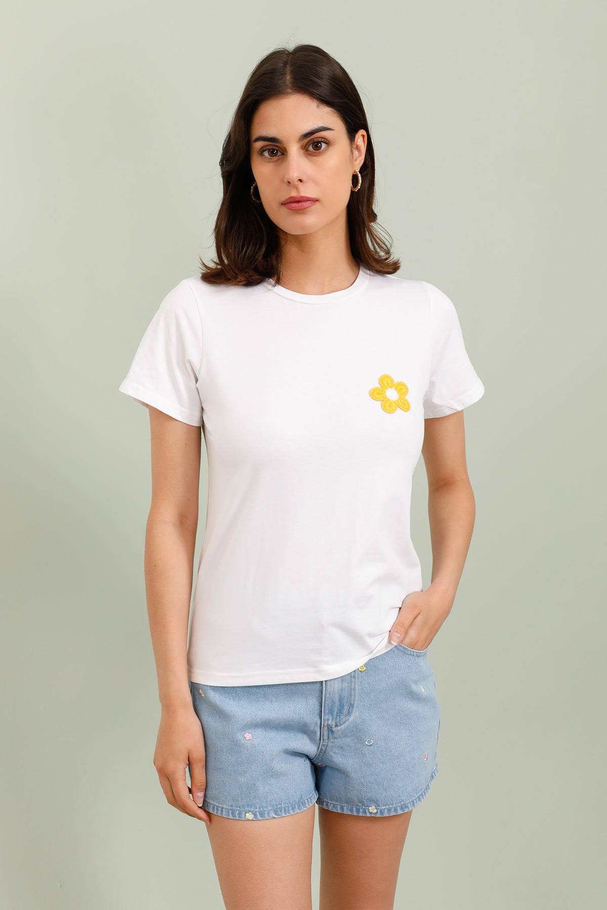 Daphnea - Wholesale T-Shirt - Women's - 32025 DAISY PATCH T-SHIRT4