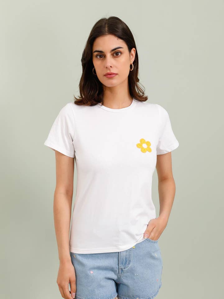 Daphnea - Wholesale T-Shirt - Women's - 32025 DAISY PATCH T-SHIRT4