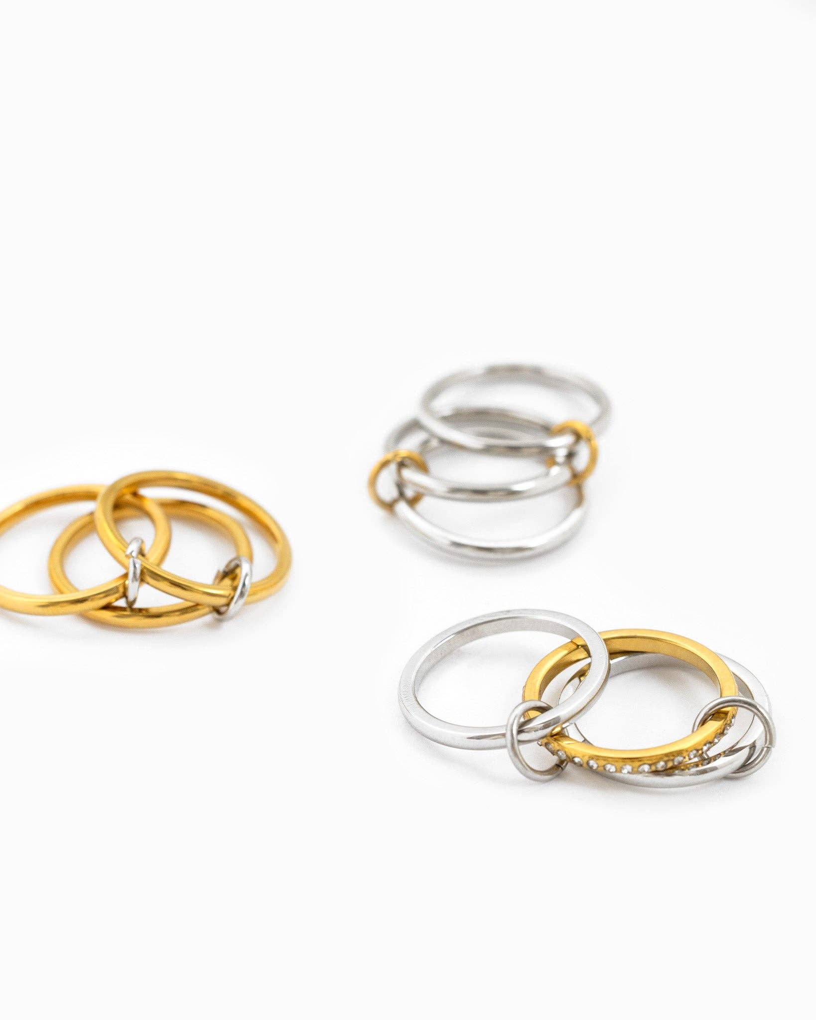 Sessori – wholesale Band/stacked ring – Stainless Two-Tone Interlocking CZ Ring2