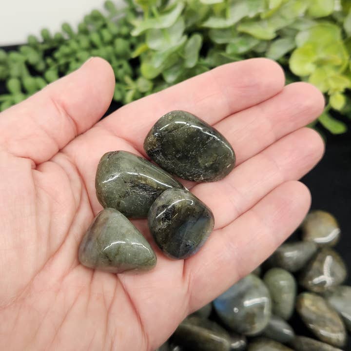 Meraki Gemstones - Wholesale Spiritual Stone/Crystal - Labradorite (1kg/2.2lbs.) Tumbled Stone 20-25mm