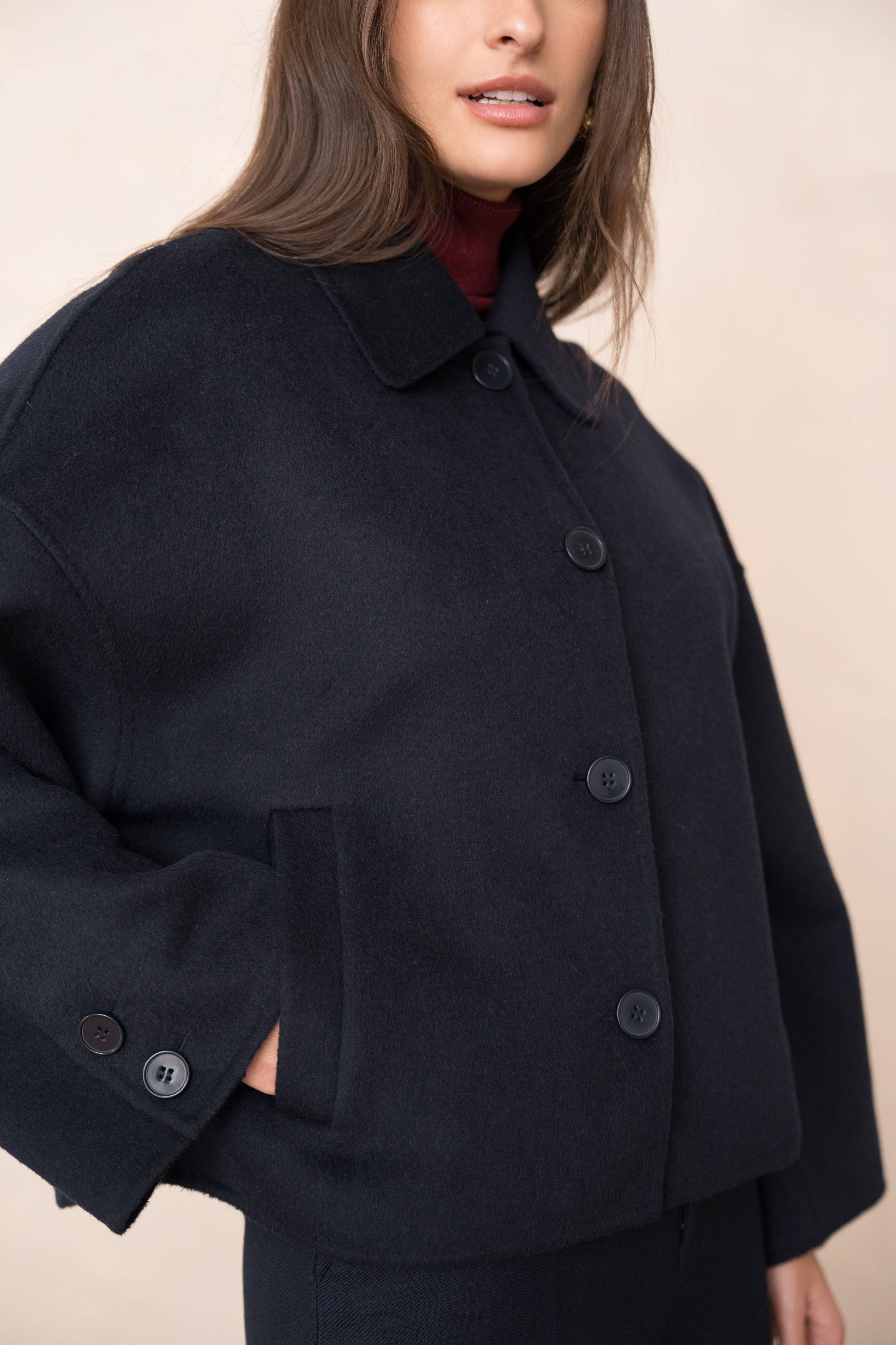 Attentif Paris - Vendita all'ingrosso Cappotto - Donna - Cappotto corto oversize artigianale in misto lana10