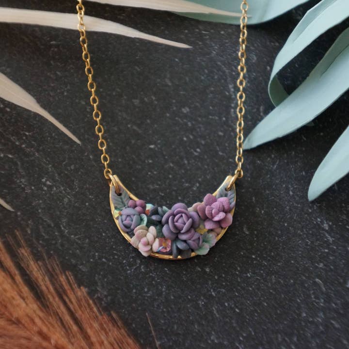 Colar Suculento Luna - Dourado por atacado de Colourful Blossom