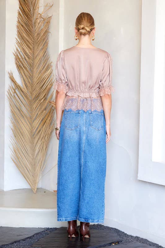 Moka Top en satin avec bordure en dentelle en vente sur Faire18