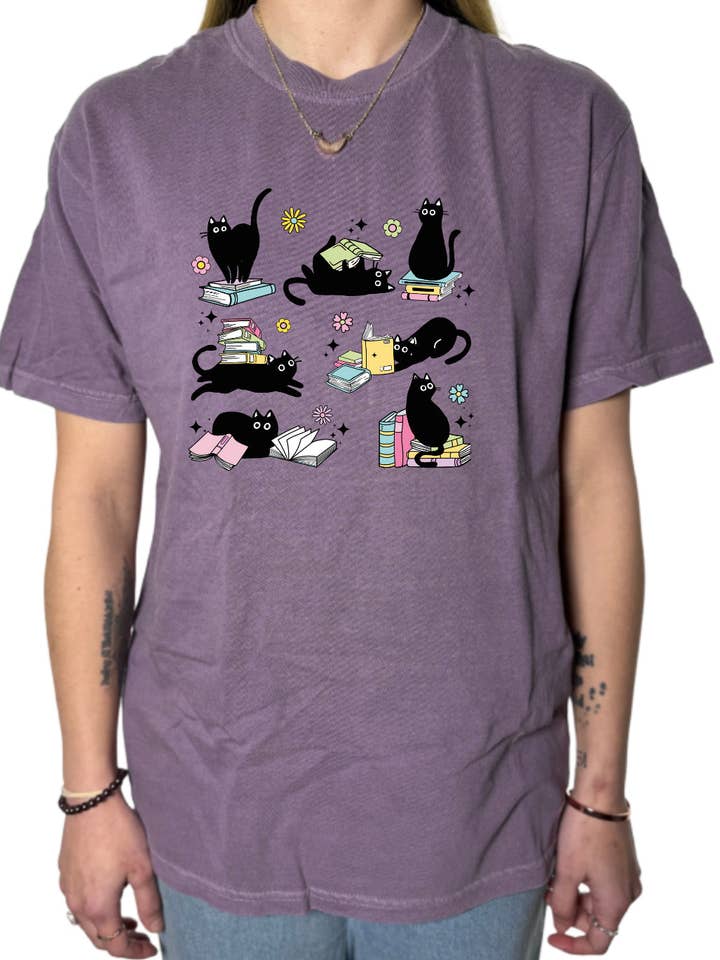 T-shirt Confort Colors Gatos e Livros por atacado de NyteSky Apparel
