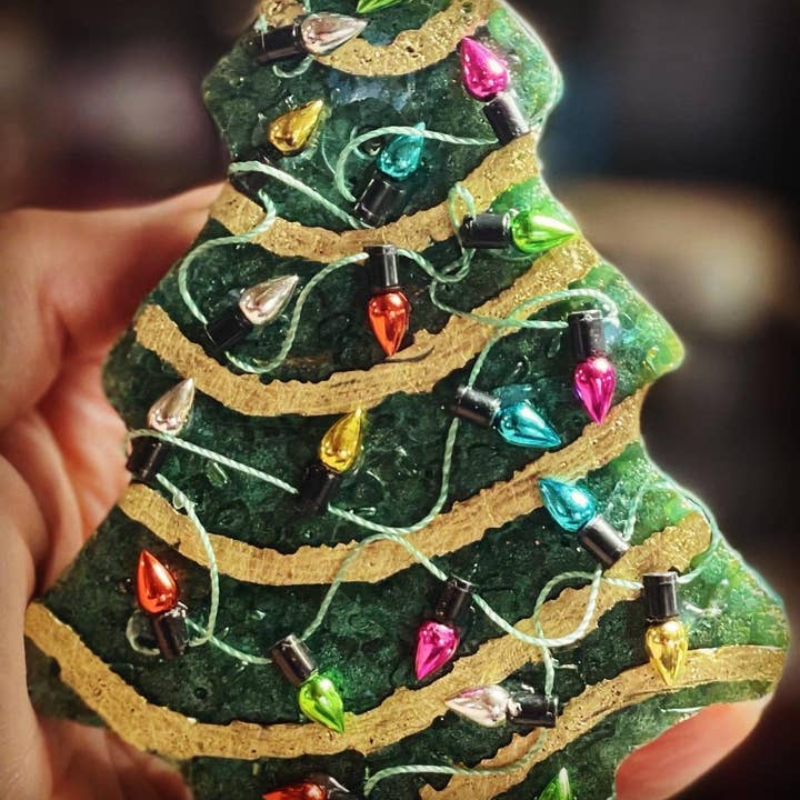 The Turquoise Cowgirl Wholesale - Wholesale Car Freshener - Women's - Christmas Tree with Lights Specialty Car Scent (Sold in 3 Pa