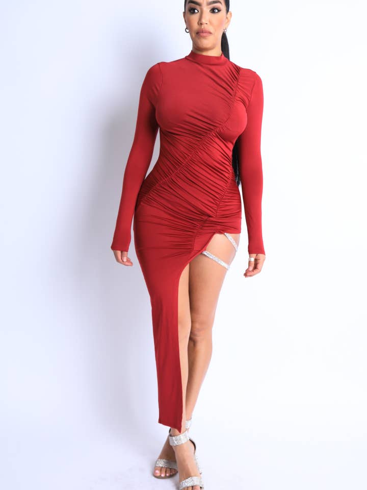 Manica lunga a doppia cinghia con strass increspati asimmetrici per la vendita all'ingrosso da parte di Ambi Design