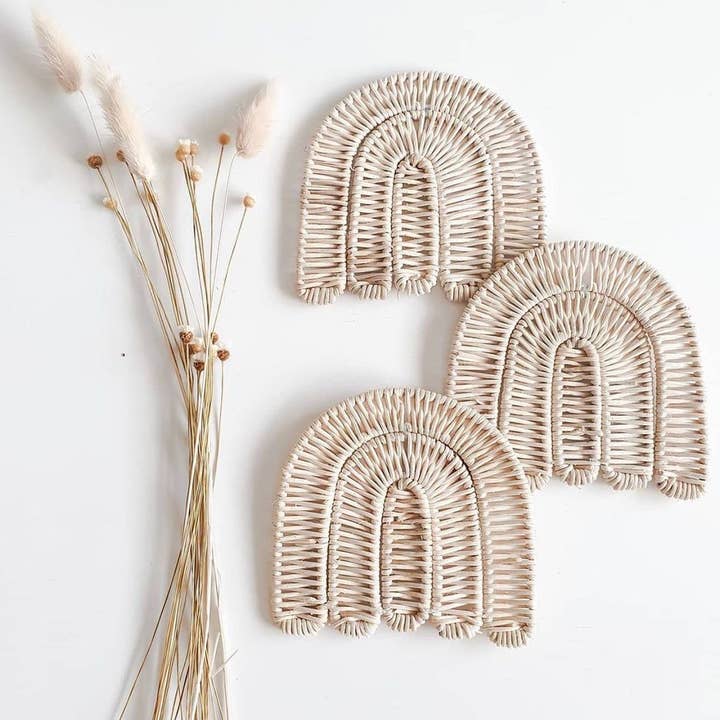 Bali Harvest – Großhandel 3D-Wandkunst – Kinder – Regenbogen-Wandhänger aus Rattan – Boho-Naturdeko fürs Kinderzimmer3