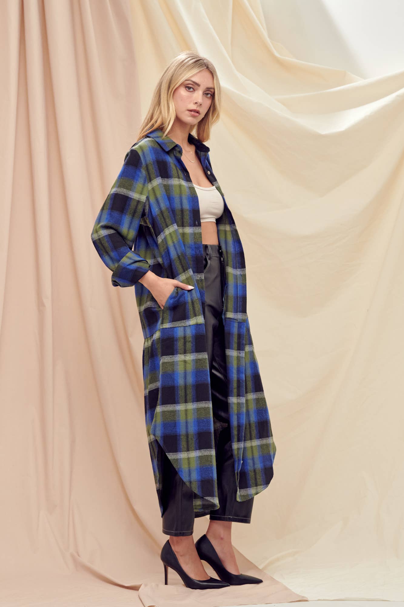 Fore Collection – wholesale Dress – Women's – LONG SLEEVE PLAID BUTTON DOWN DOLPHIN HEM DRESS-DI6187FO3