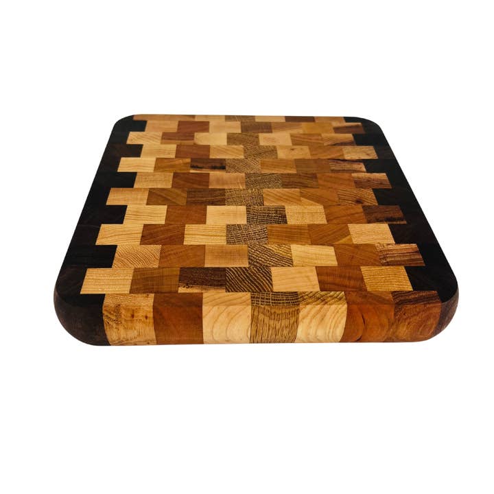 Lakota Lane LLC - Vente Planche à découper - Planche à découper à grain final avec huile de cire d'abeille 9x9 Iris1