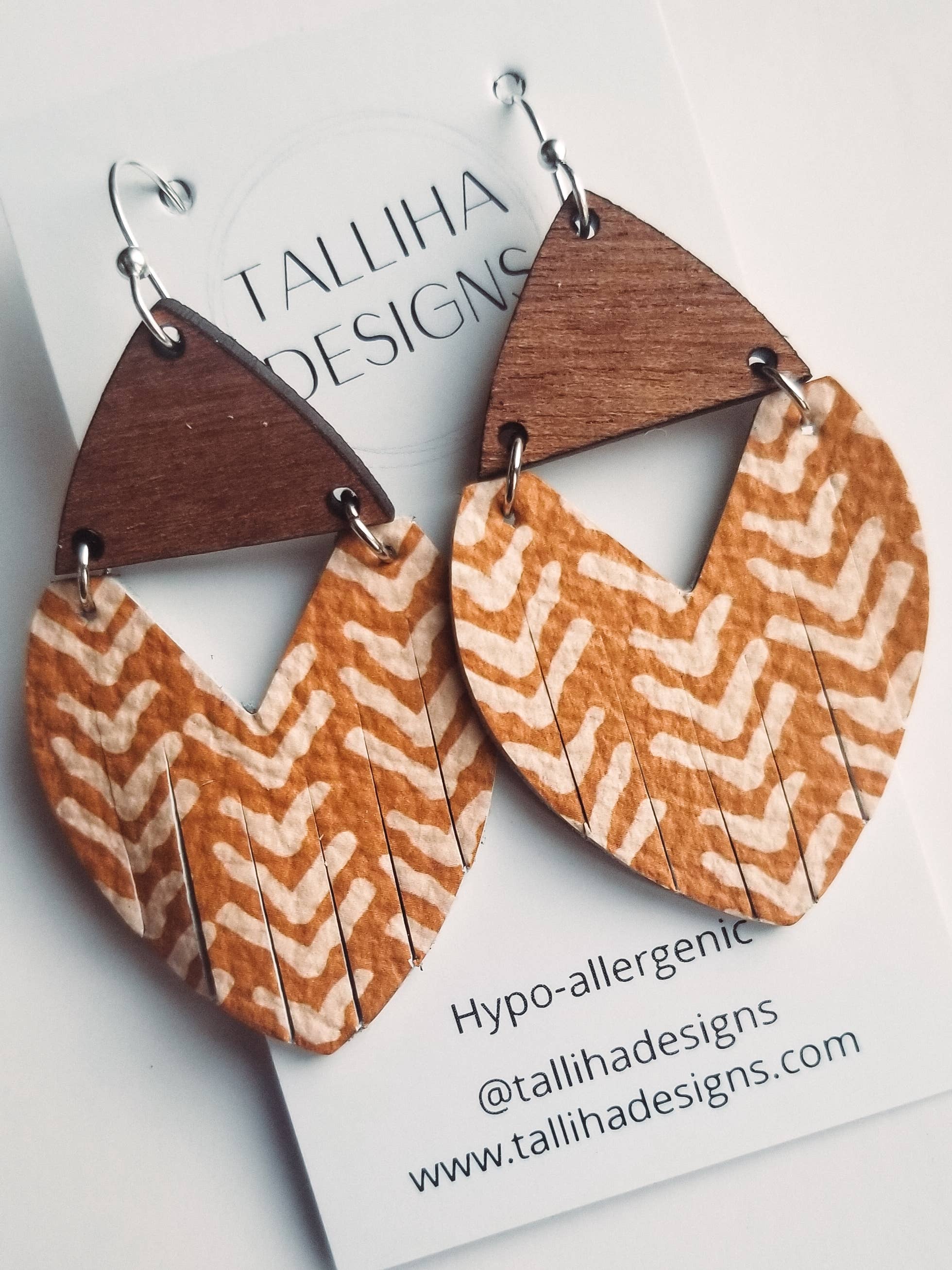Talliha Designs - Venta al por mayor Pendientes colgantes - Pendientes de piel auténtica Chevron Stella rota Mostaza2