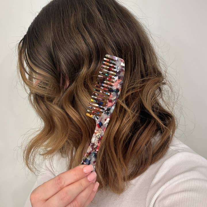 Love Attack - Wholesale Hair brush/comb - Cellulose Acetate Handled Detangling Combs4