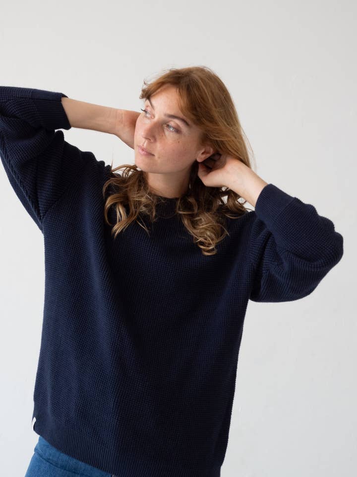 Unisex-Pullover Tam aus Bio-Baumwolle in Marineblau für den Großhandel von Tiralahilacha