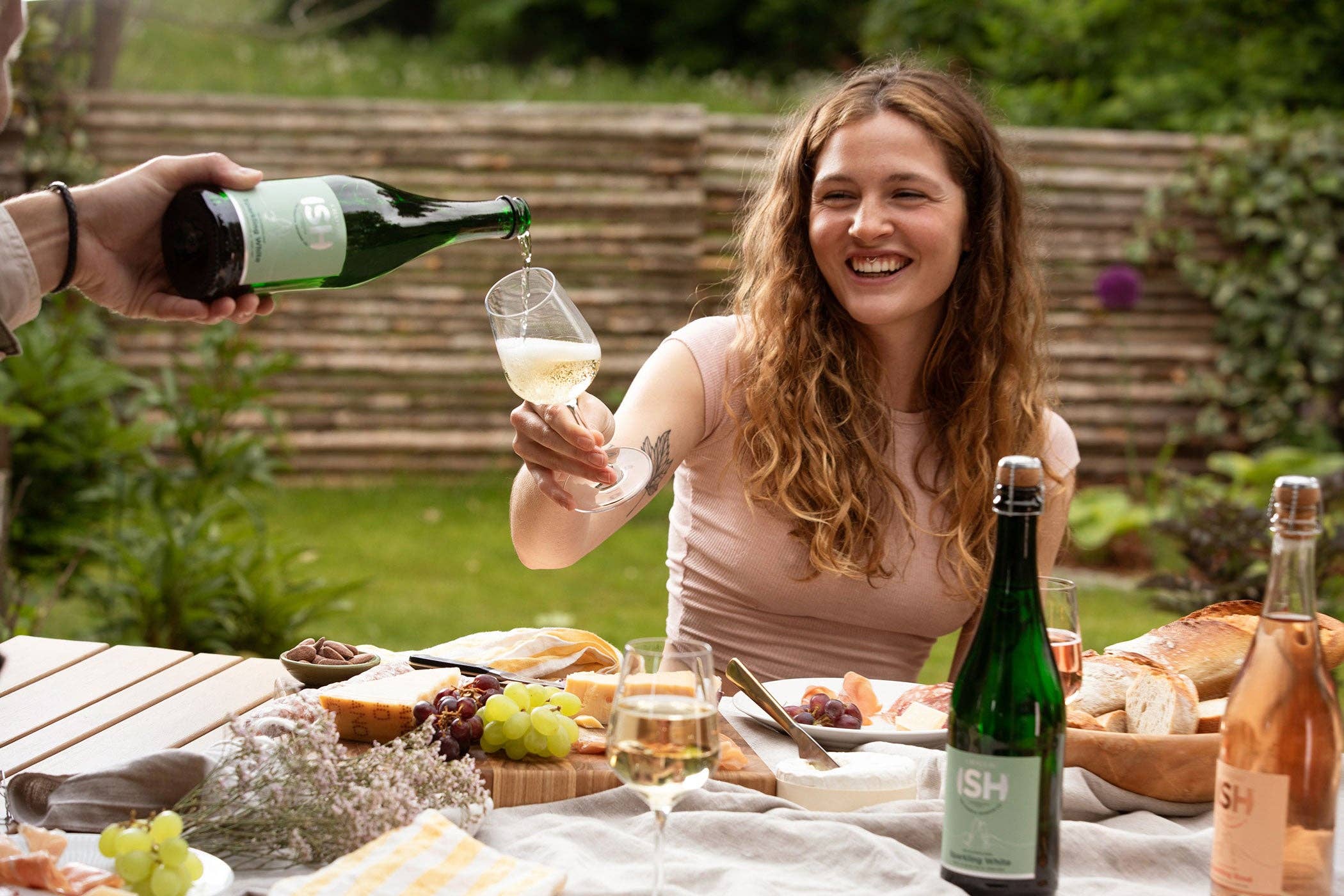 ISH ApS - Venta al por mayor Licores/vinos/cervezas sin alcohol - Espumoso Blanco Sin Alcohol, 750 ml2