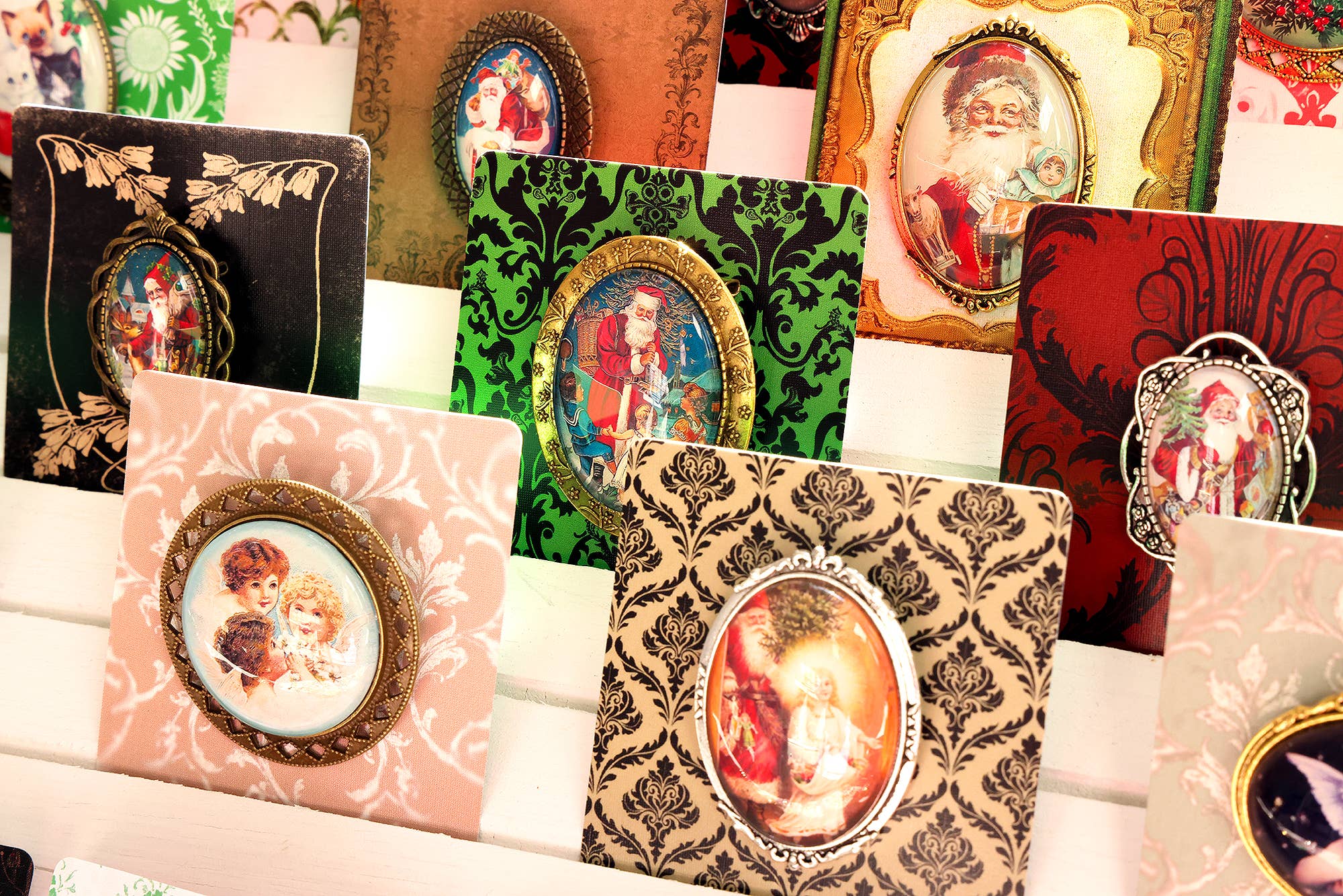 Asunder Bazaar - Wholesale Brooch - 20pc Vintage Christmas Brooches on Cards 18