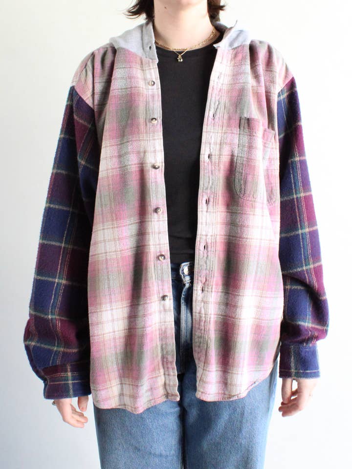 American Recycled Clothing - Wholesale Shirt Jacket/Shacket - Women’s - Flannel Shirt Jacket Bundle3