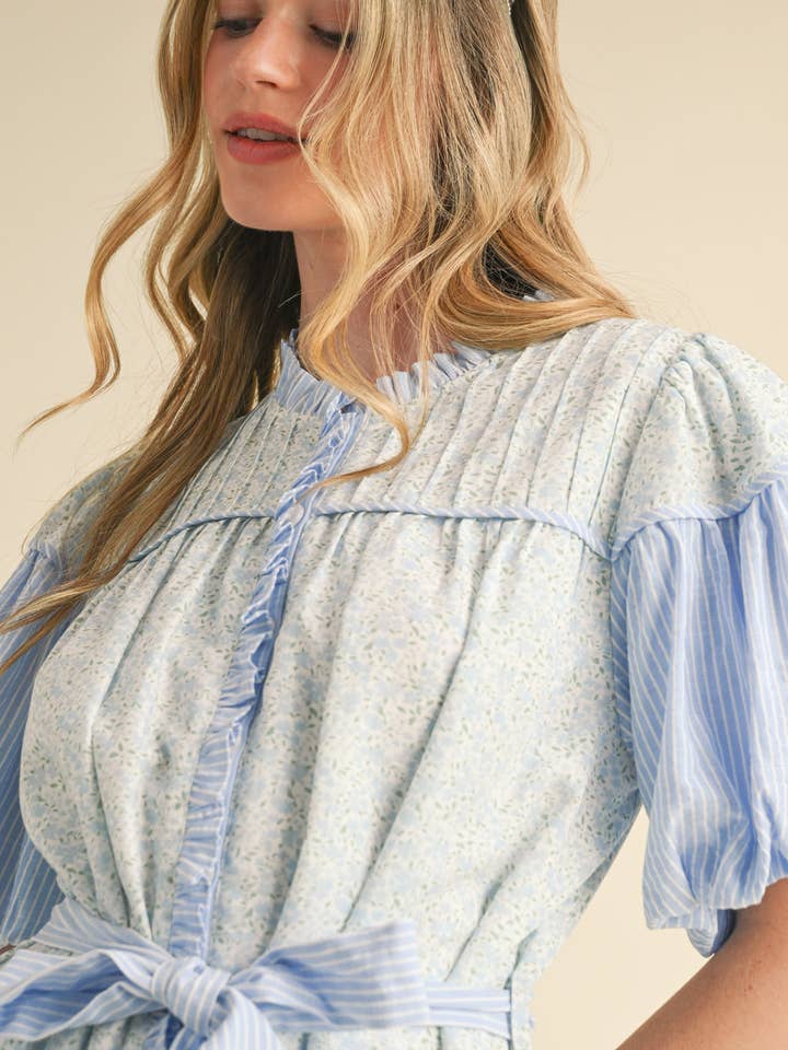 &MERCI – Engroshandel Kjole - Dame – MØNSTRET KJOLE MED FLÆSER MINI MDR3855