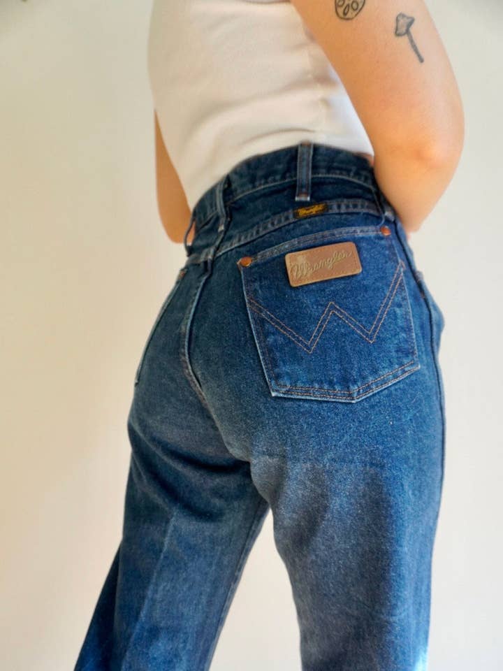 LOKA.HAUS - Wholesale Jeans – Women’s - Revived Retro Wrangler Jeans0
