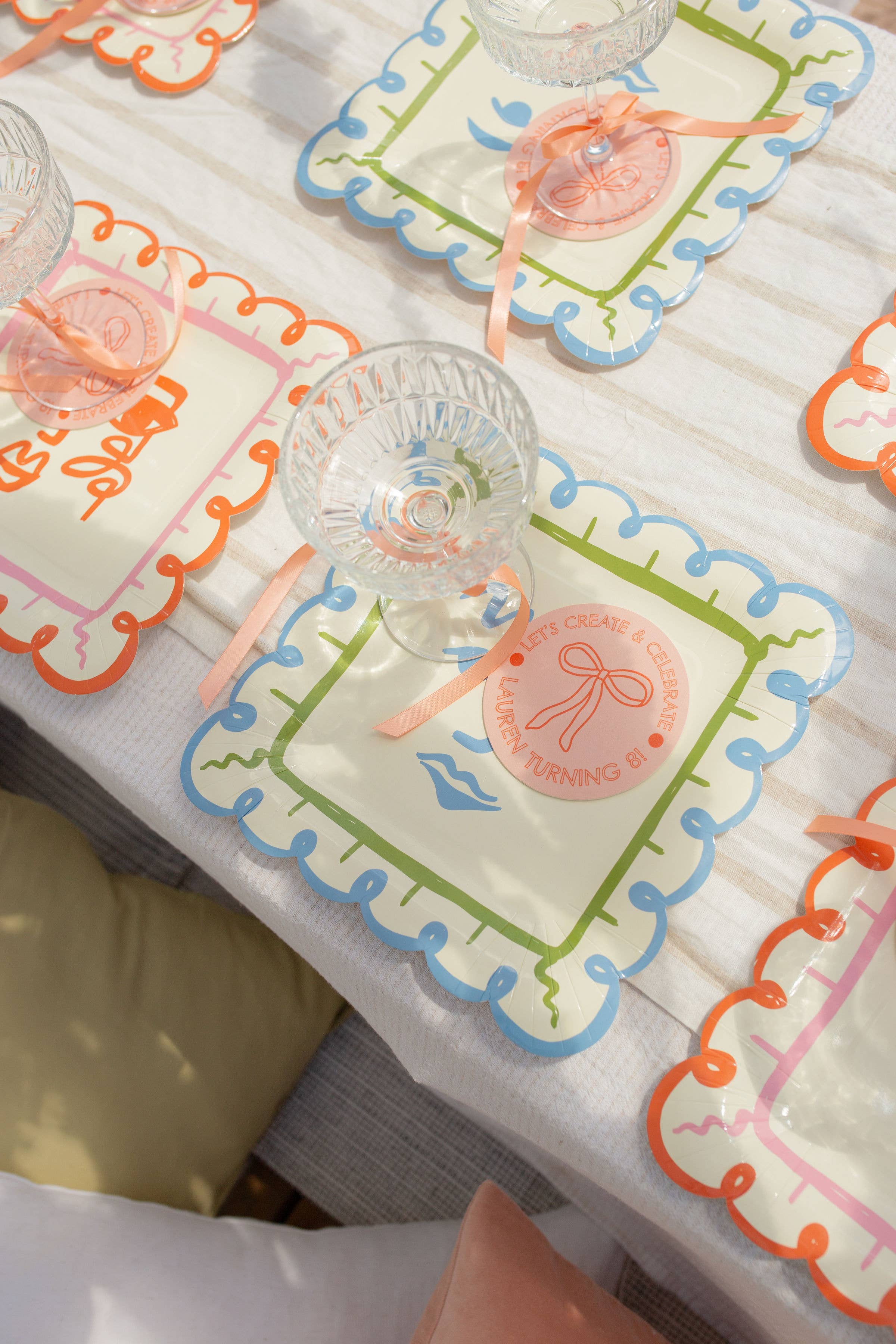 POP Party Supplies, LLC - Wholesale Disposable Plate - Two Face Dinner Paper Plates (x 12) - Art Party Collection 4