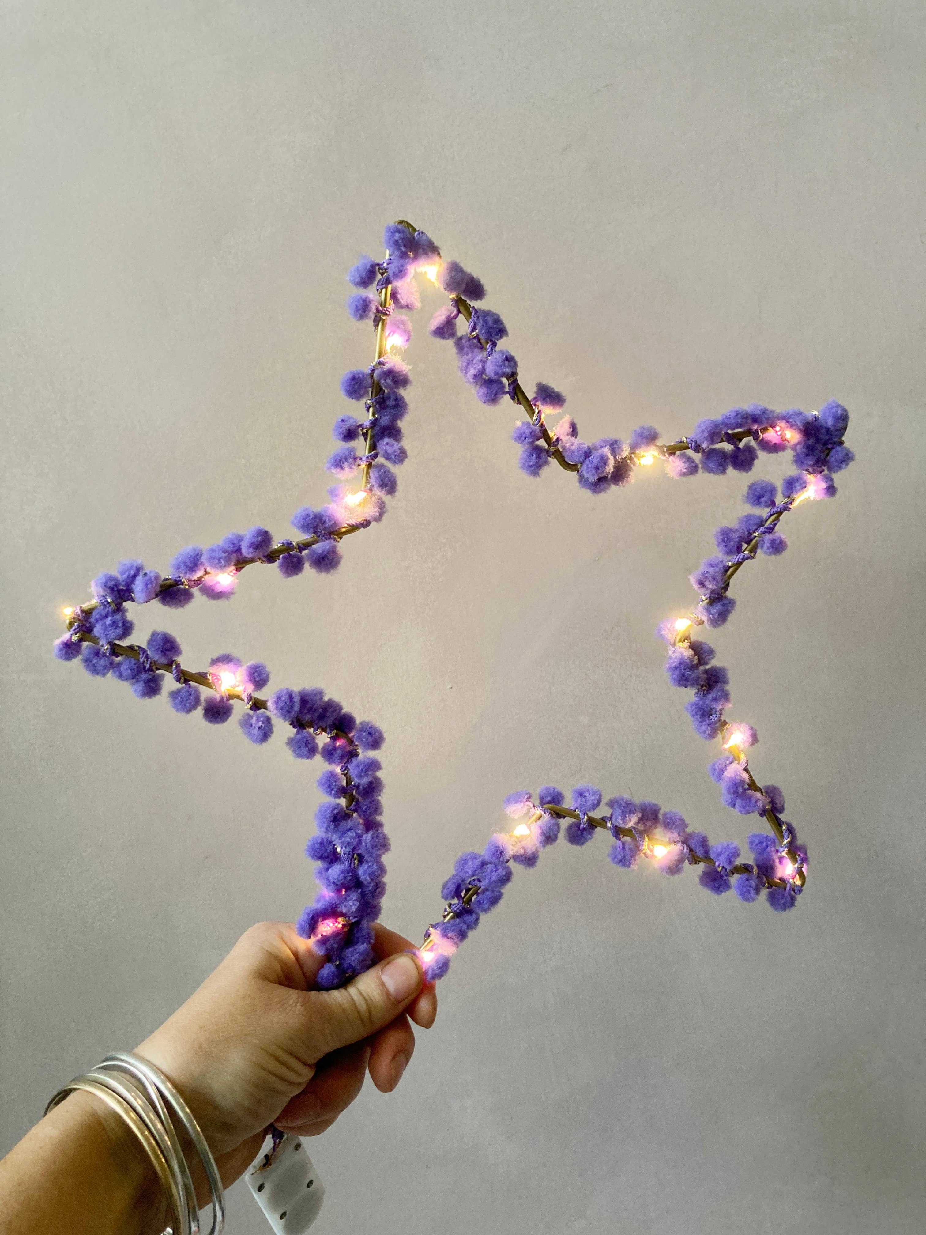 Melanie Porter – wholesale Nattlampa - Barn och baby – Pom Pom-stjärnljus6